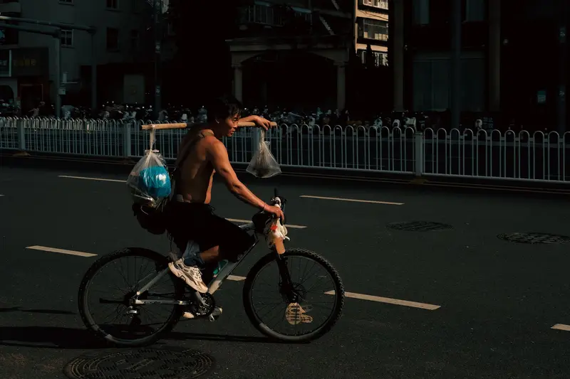 Ebike vs scooter: the practical differences that decide it