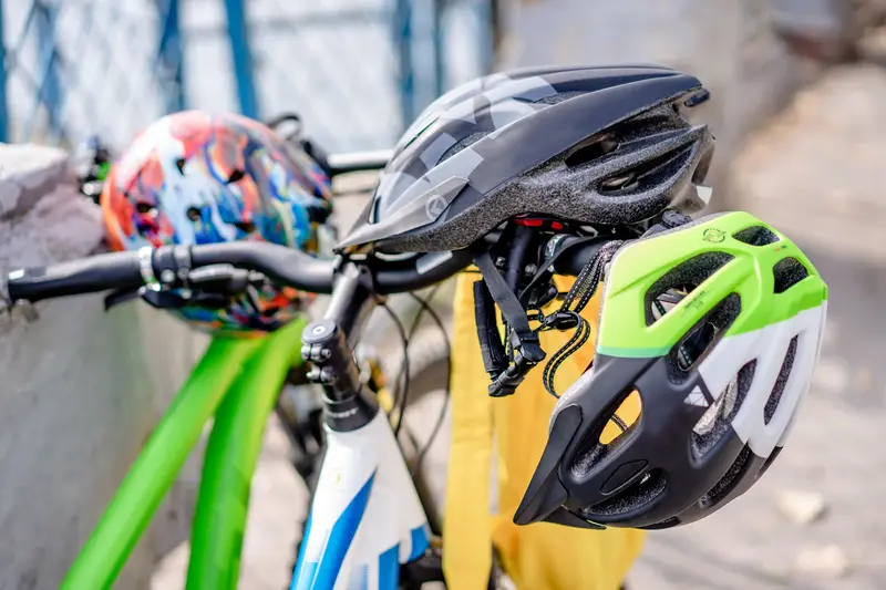 E bike helmet vs a regular helmet: what's actually different