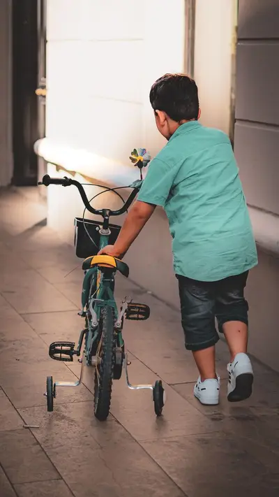 Electric bike with training wheels: does it actually work?